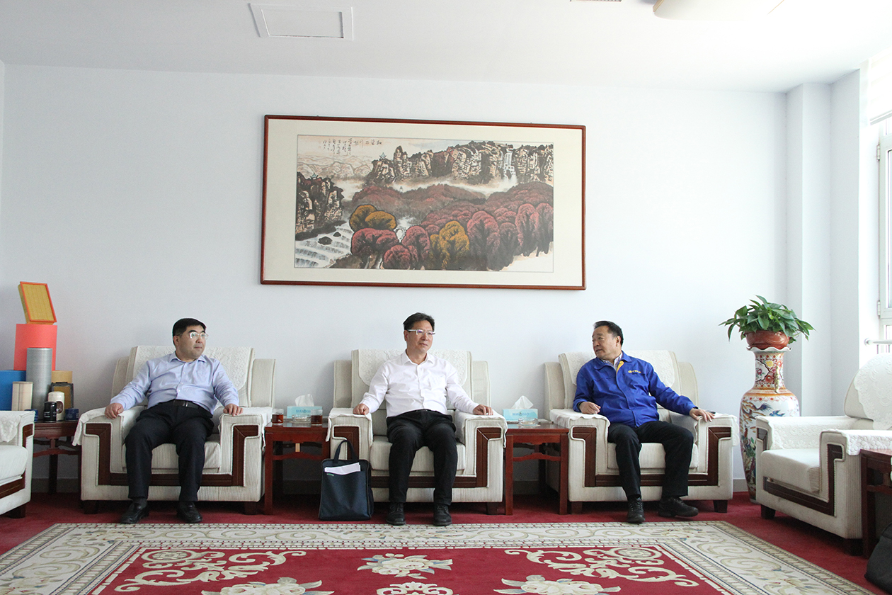 濰坊市工信局局長調(diào)研(1).jpg 濰坊市工信局局長調(diào)研(1).jpg